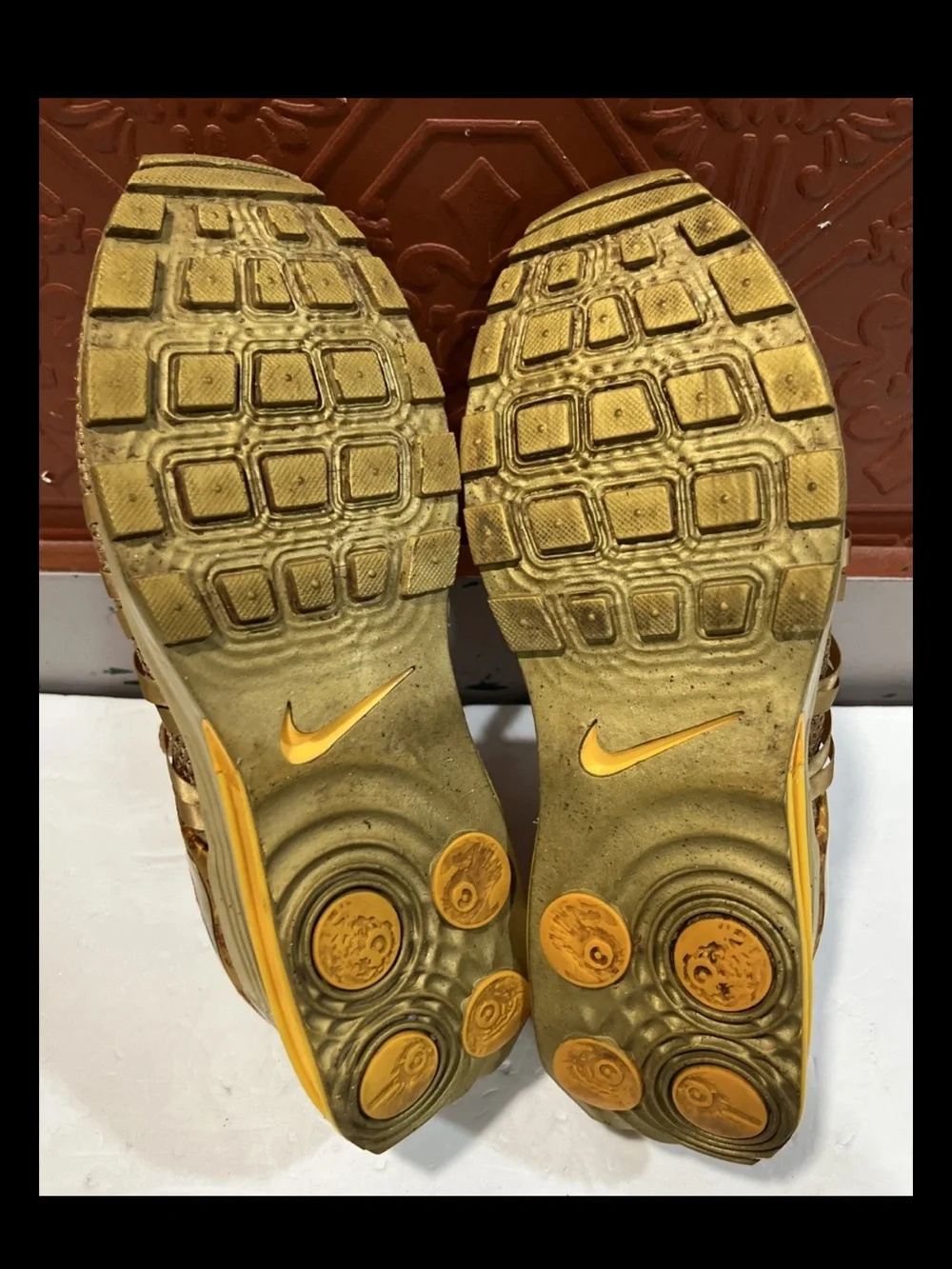 Nike Women’s Shox Gravity “Metallic Gold” Running, AQ8554-700, USA Size 8.5